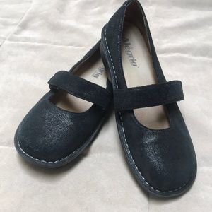 Beautiful, shimmery black Alegria Mary Janes!